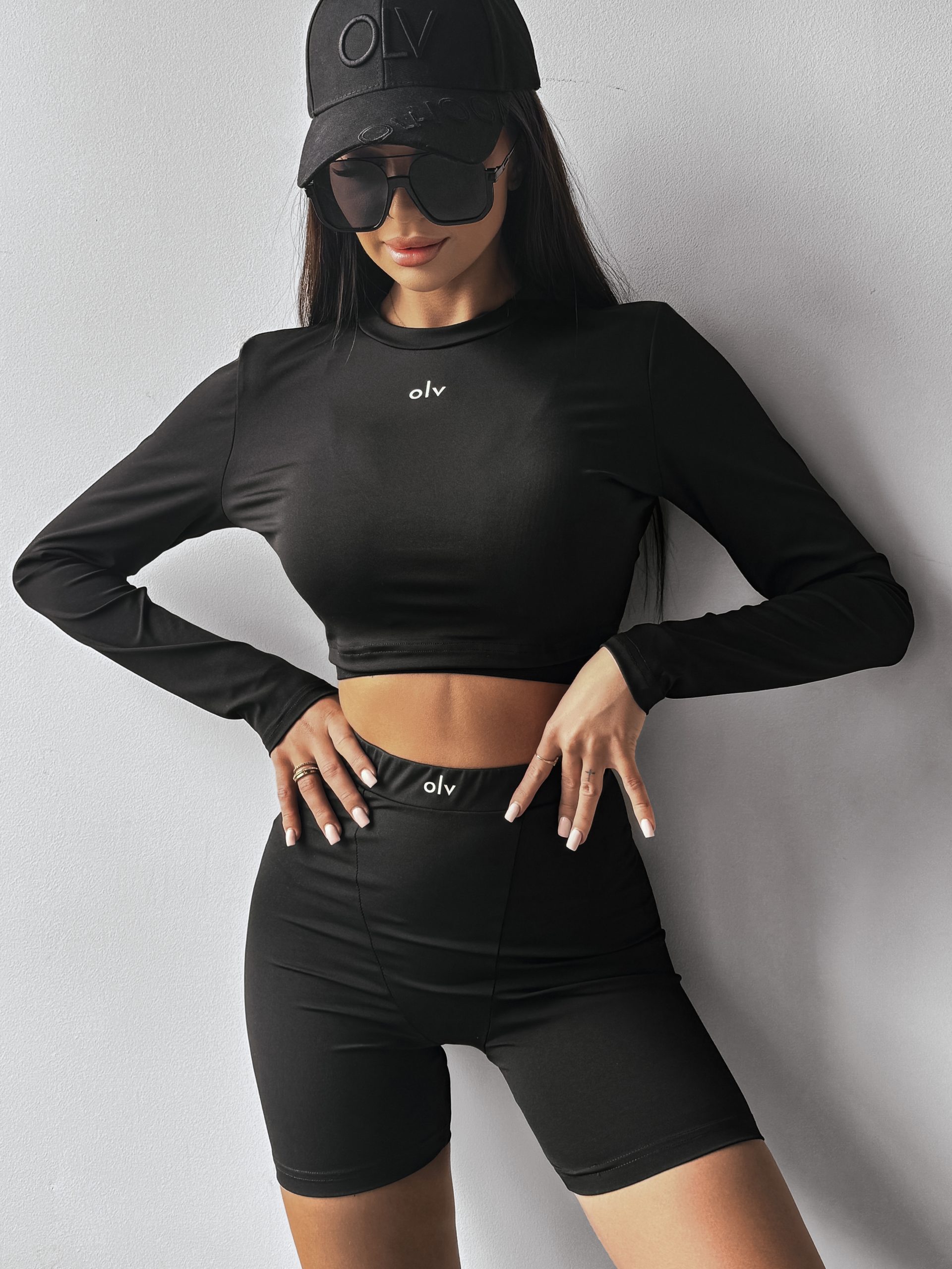 STRIKT 2025 KOMPLET DAMSKI OLAVOGA Czarny